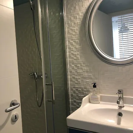 Old Centre With Parking *